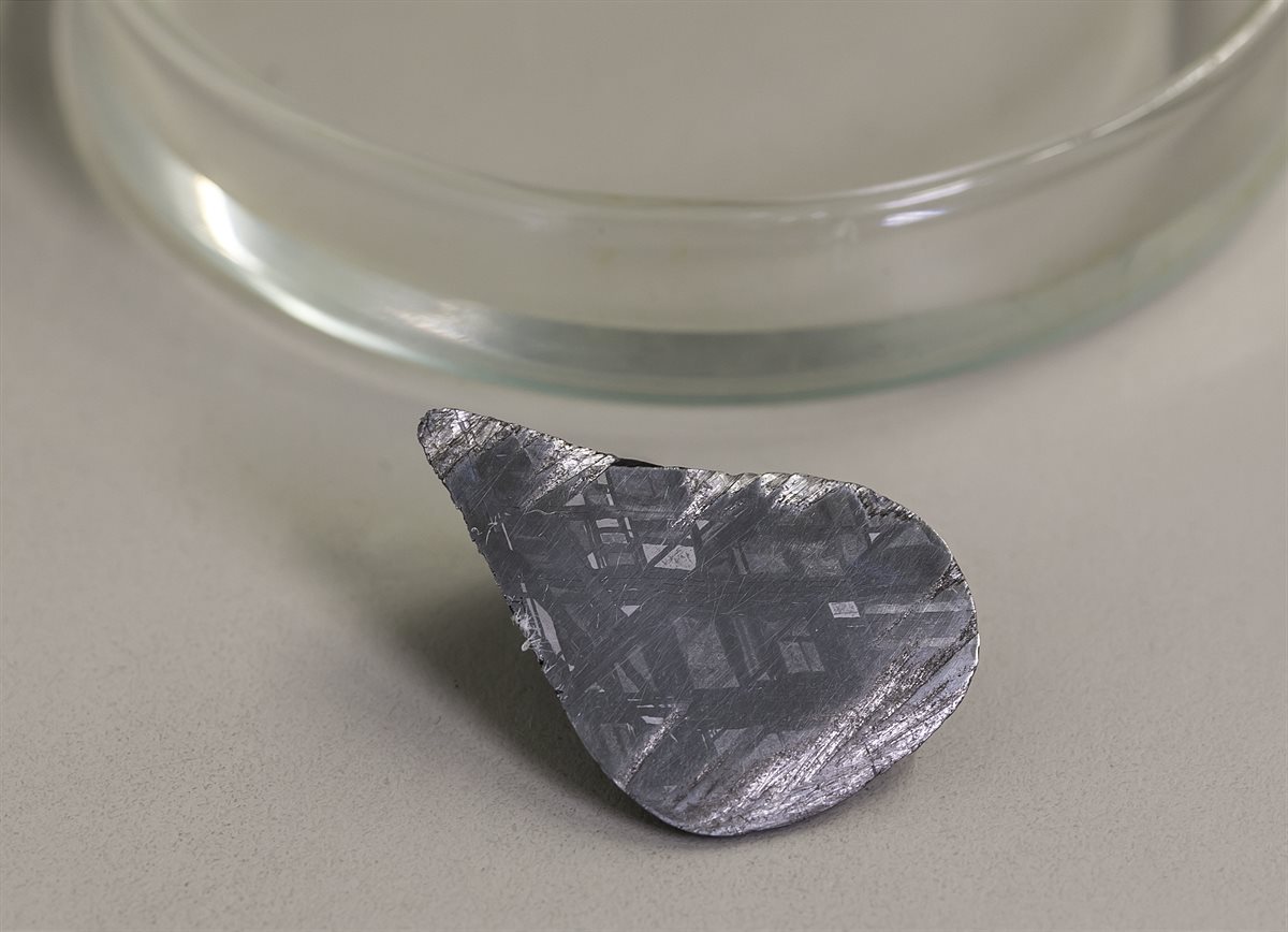 Probe vom Meteoriten im Labor