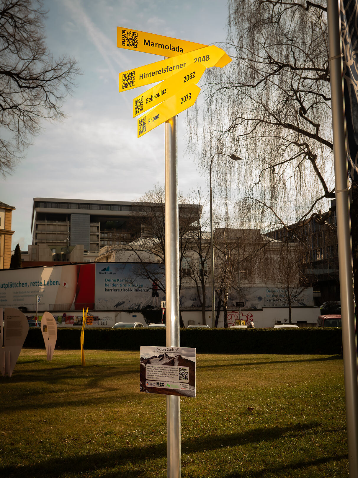 Wegweiser am Uni-Gelände